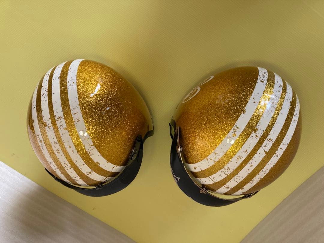 ゴールド　ジェットヘルメット　tt &co bell ムーンアイズ　目深加工