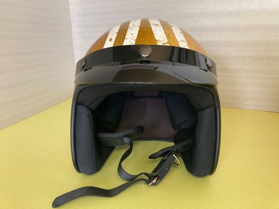 ゴールド　ジェットヘルメット　tt &co bell ムーンアイズ　目深加工