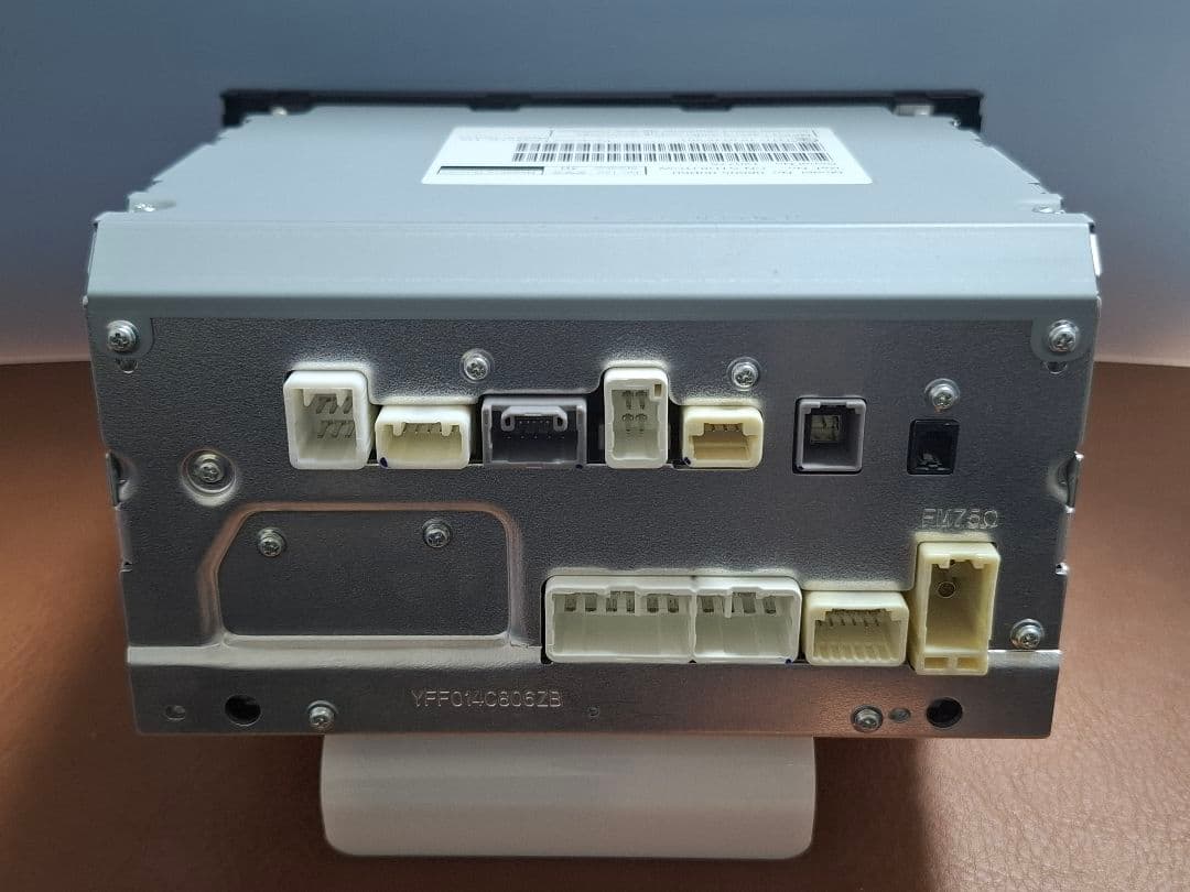 トヨタ NSCN-W68 純正７インチナビ パネル付