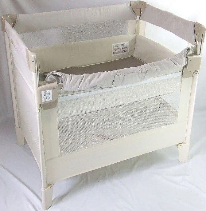 送料込Apricaココネルエアープラス24カ月以内乳幼児1人用折りたたみ式ベッド