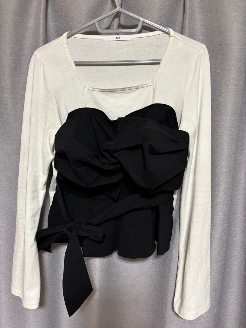 バストボリューム長袖トップス ホワイト/ブラック