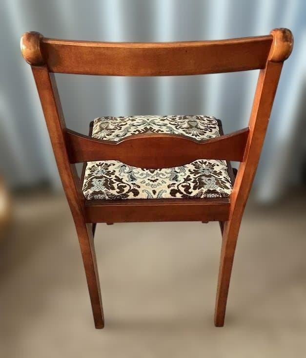 クラシック木製ダイニングチェア