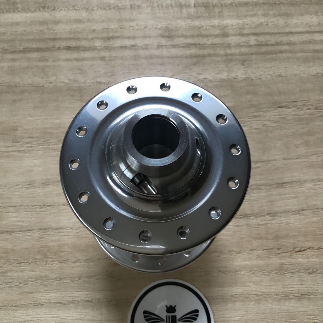 Chris king クリスキング フロント ハブ　シルバー