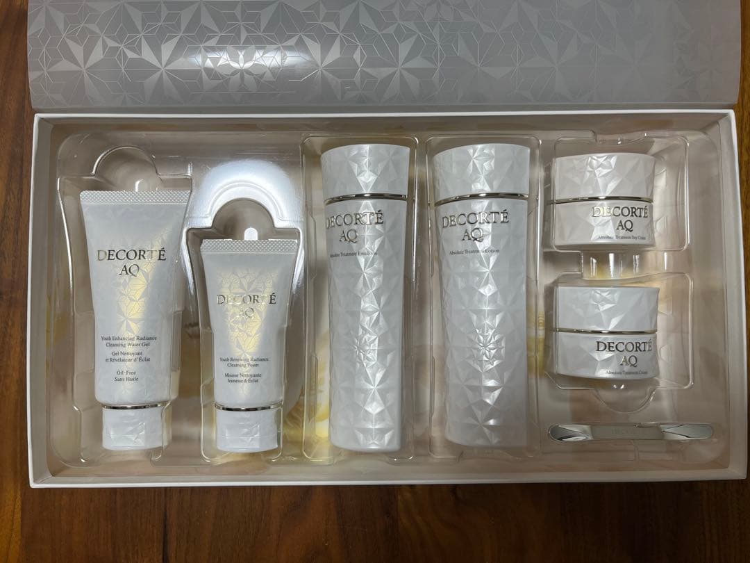 【新品未使用】コスメデコルテ AQ ラディアンス コフレⅠ 2024 保湿Ⅱ
