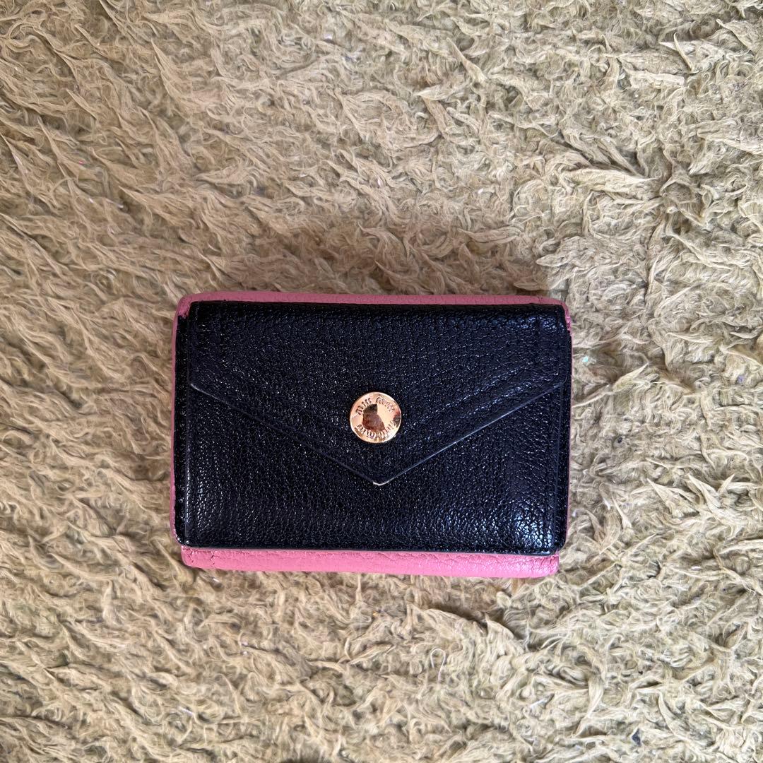 MIU MIU 三つ折り財布 ピンク 黒