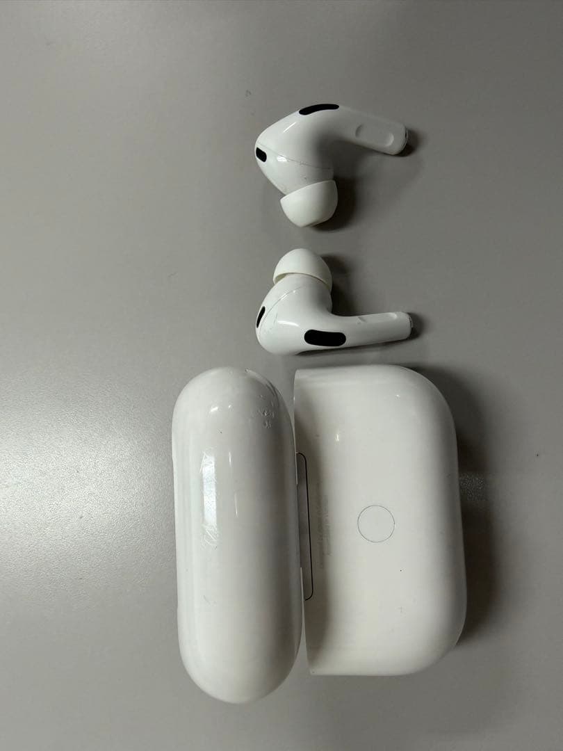 AirPods Pro 第2世代 本体 ホワイト 充電ケース付き