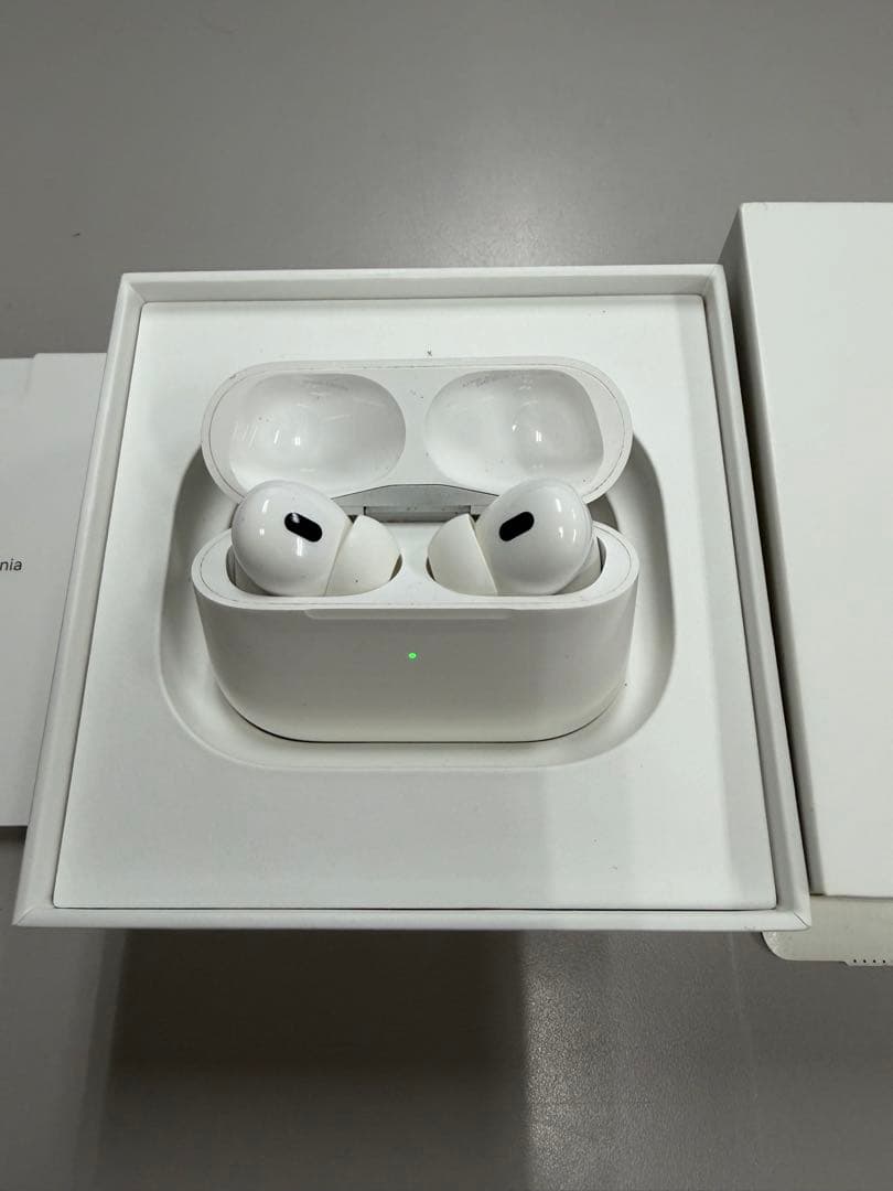 AirPods Pro 第2世代 本体 ホワイト 充電ケース付き