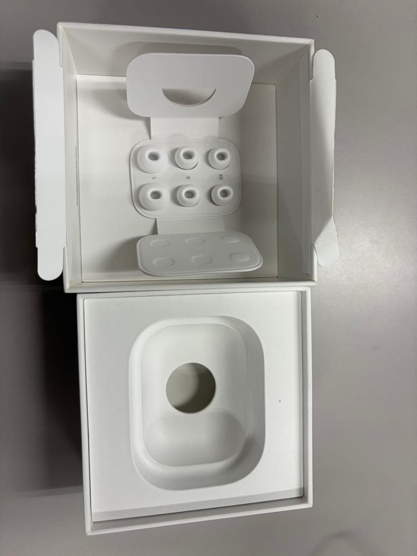 AirPods Pro 第2世代 本体 ホワイト 充電ケース付き