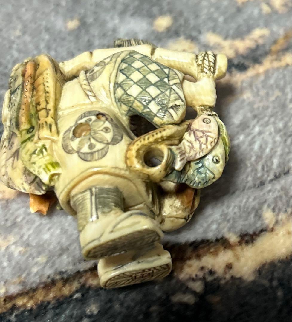 ナ*ラ様 時代物根付置物提げ物縁起物 漁師人物彫刻