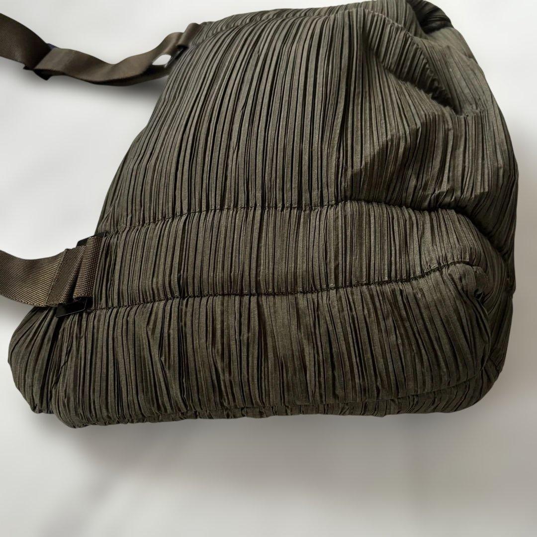 PLEATS PLEASE プリーツプリーズ ショルダーバッグ カーキブラウン