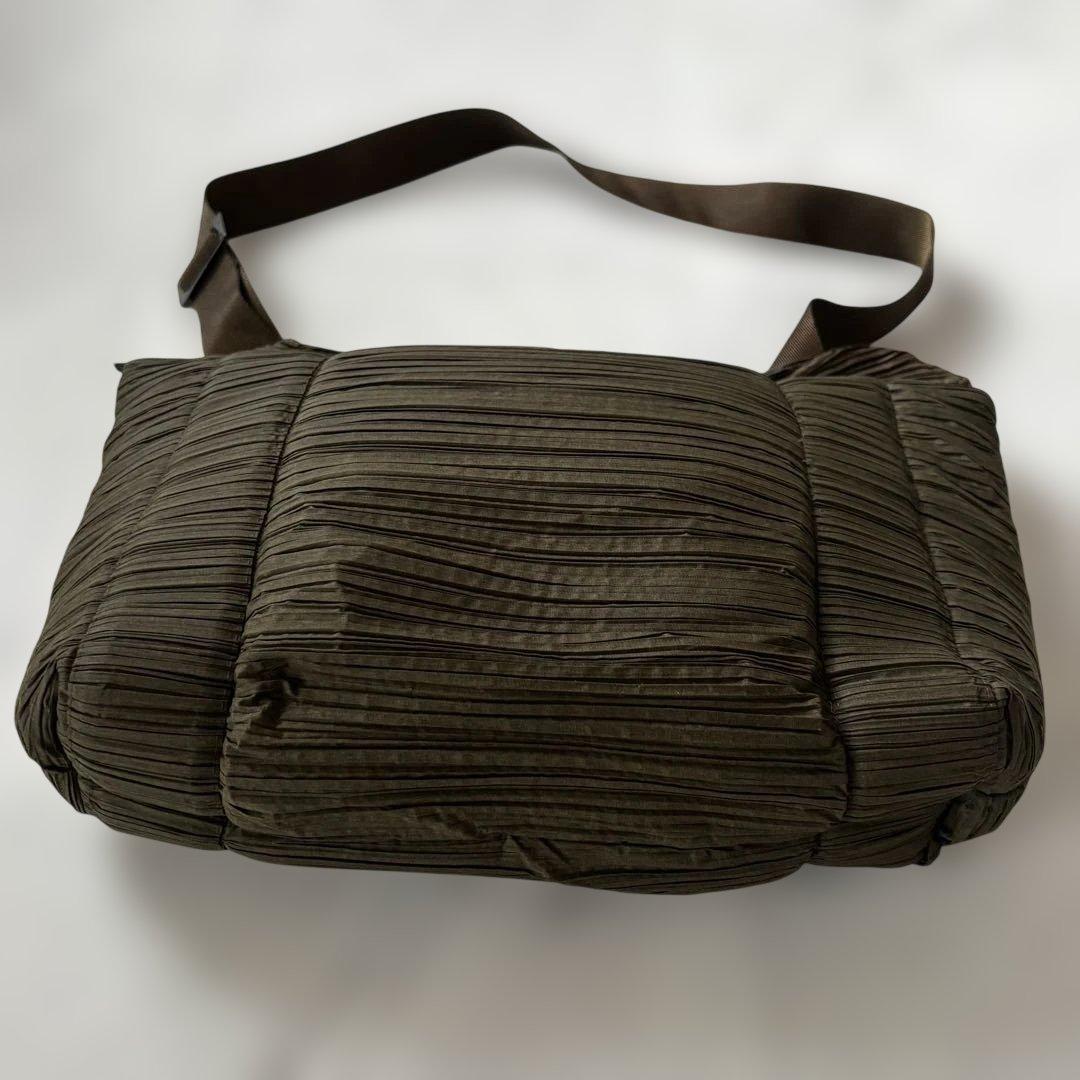 PLEATS PLEASE プリーツプリーズ ショルダーバッグ カーキブラウン