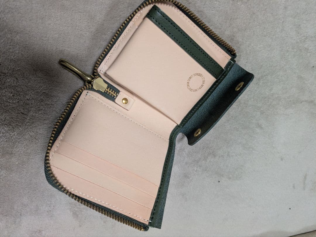 最終お値下です。ビアベリー　二つ折り財布　グリーン