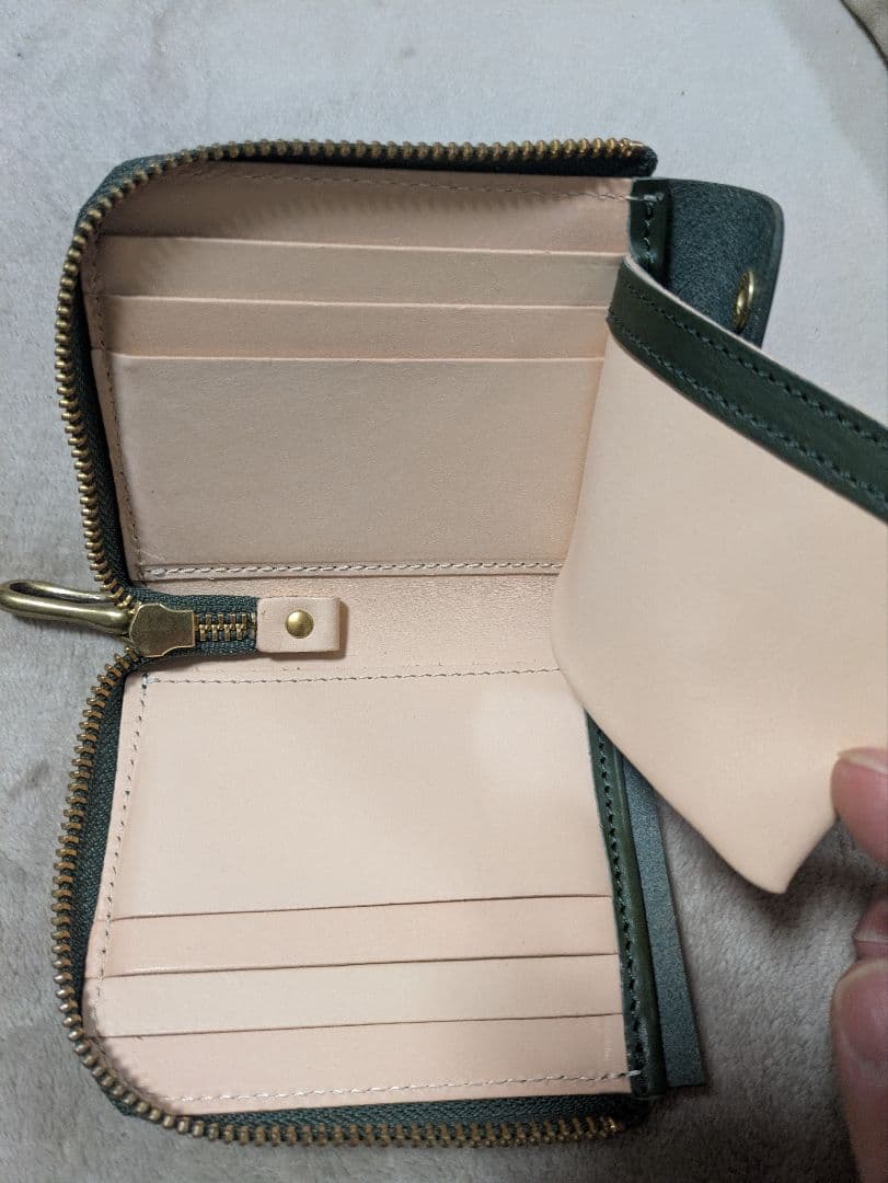 最終お値下です。ビアベリー　二つ折り財布　グリーン