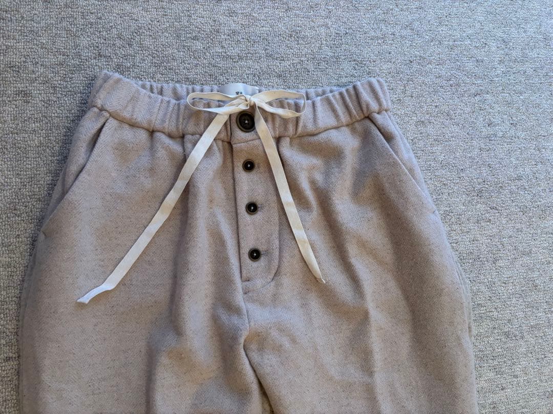 GASA パンツ　ウールリネン　ベージュパンツ