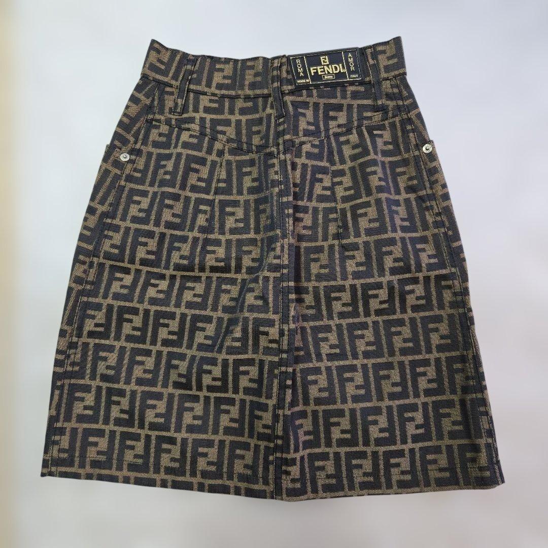 美品　FENDI 　フェンディ ズッカ柄タイトスカート　26インチ