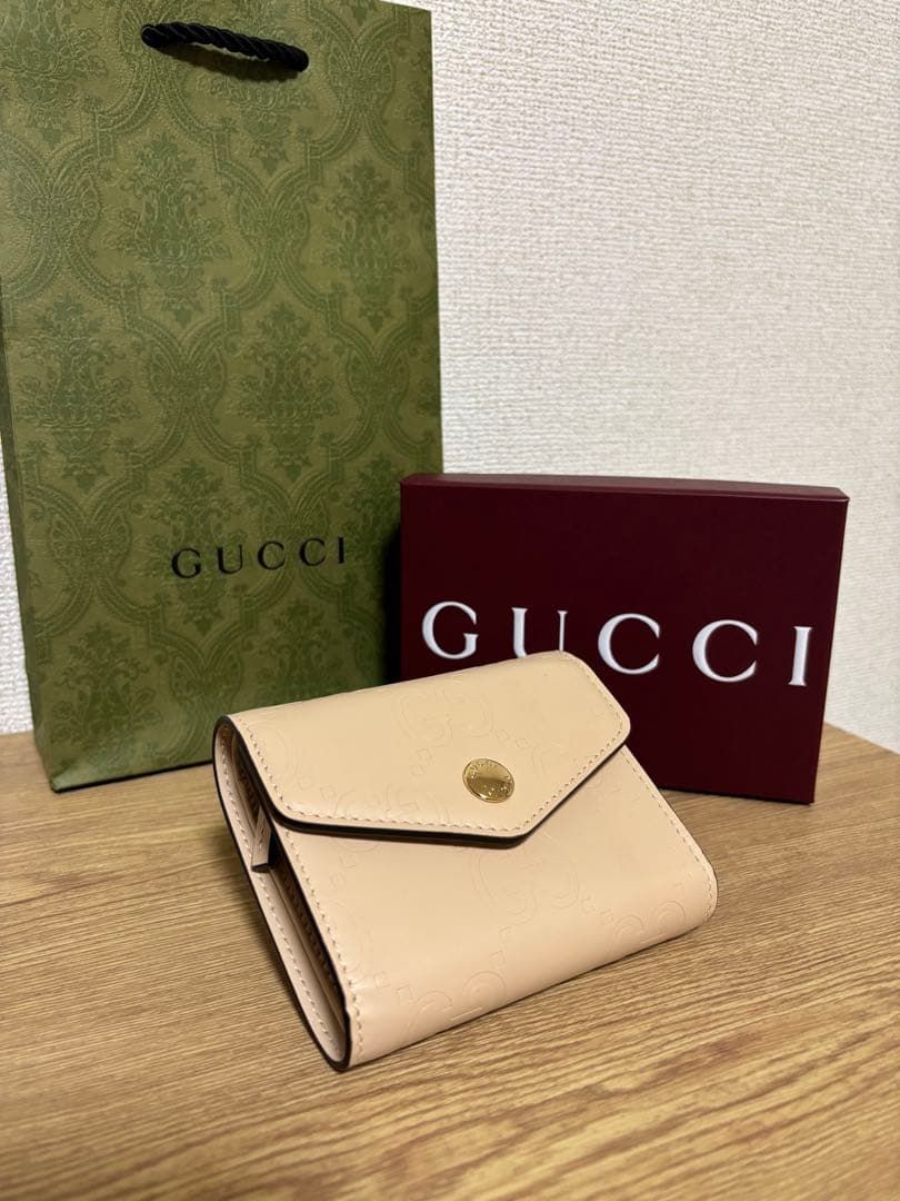 GUCCI ベージュ 三つ折り財布
