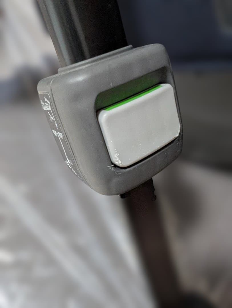 【美品】コンビ チャイルドシート THE S エッグショック ZC-690