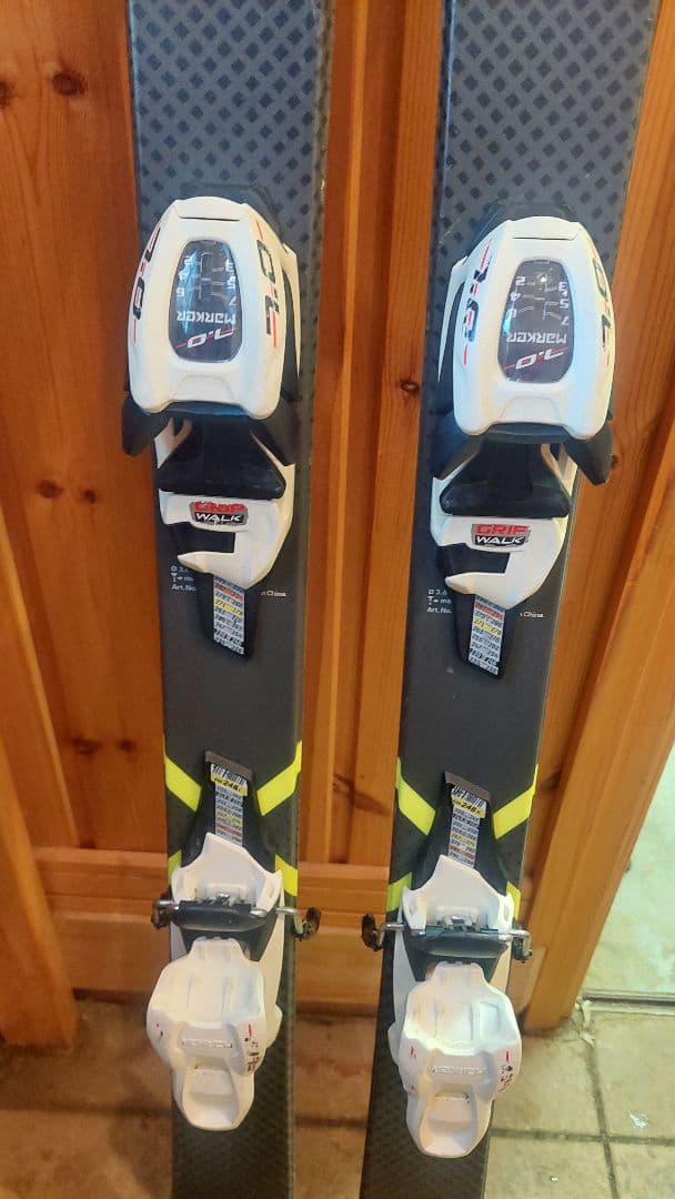 Völkl 140センチ　スキー イエロー バインディング付き