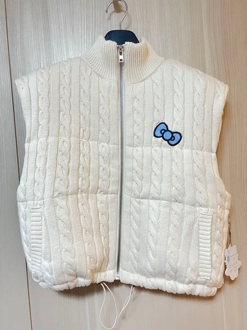 【新品】Forever21 サンリオ コラボ ニットベスト キティちゃん
