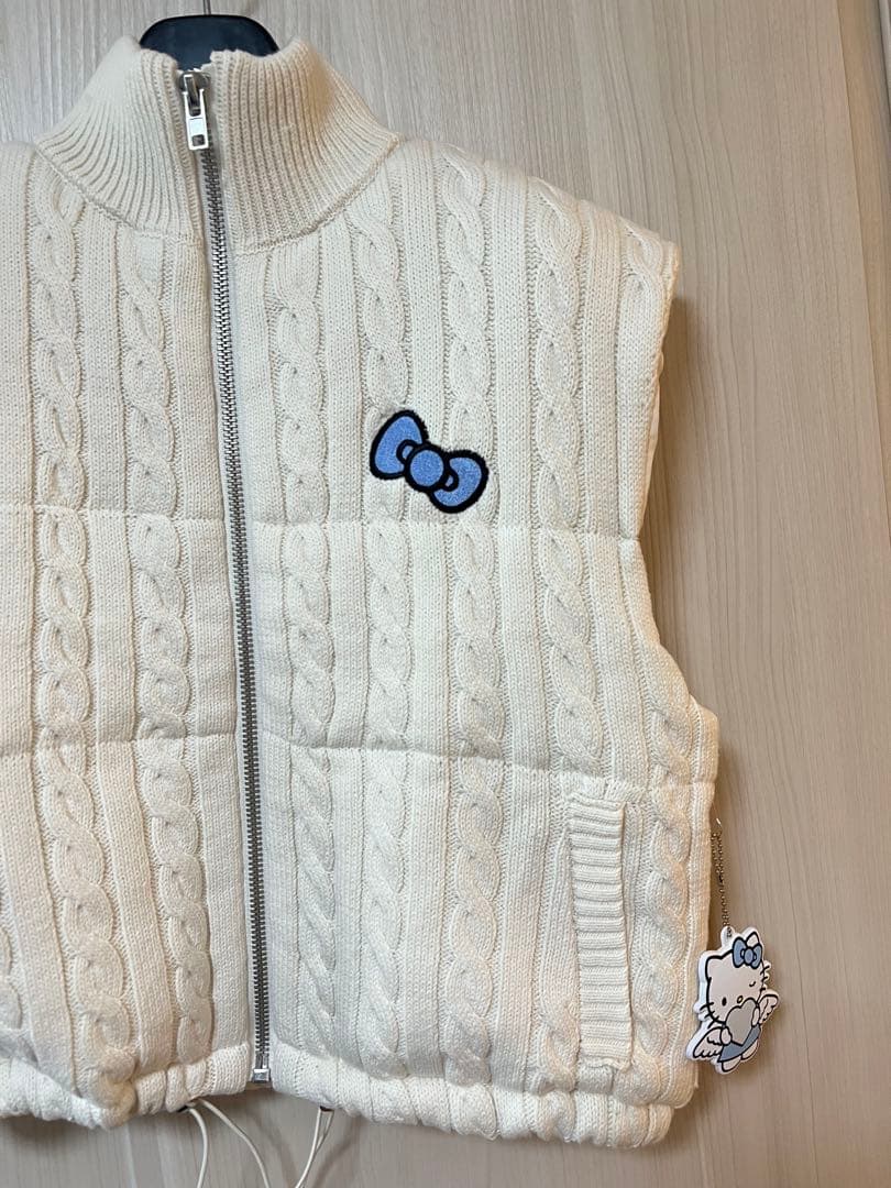 【新品】Forever21 サンリオ コラボ ニットベスト キティちゃん