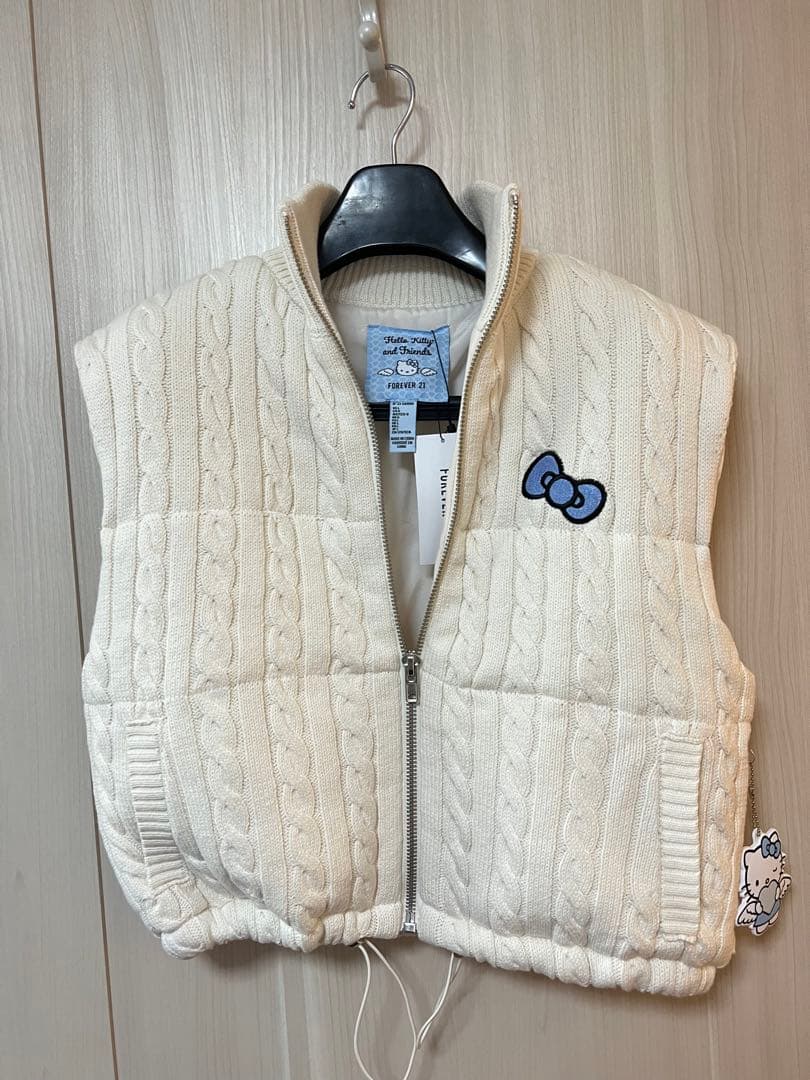 【新品】Forever21 サンリオ コラボ ニットベスト キティちゃん