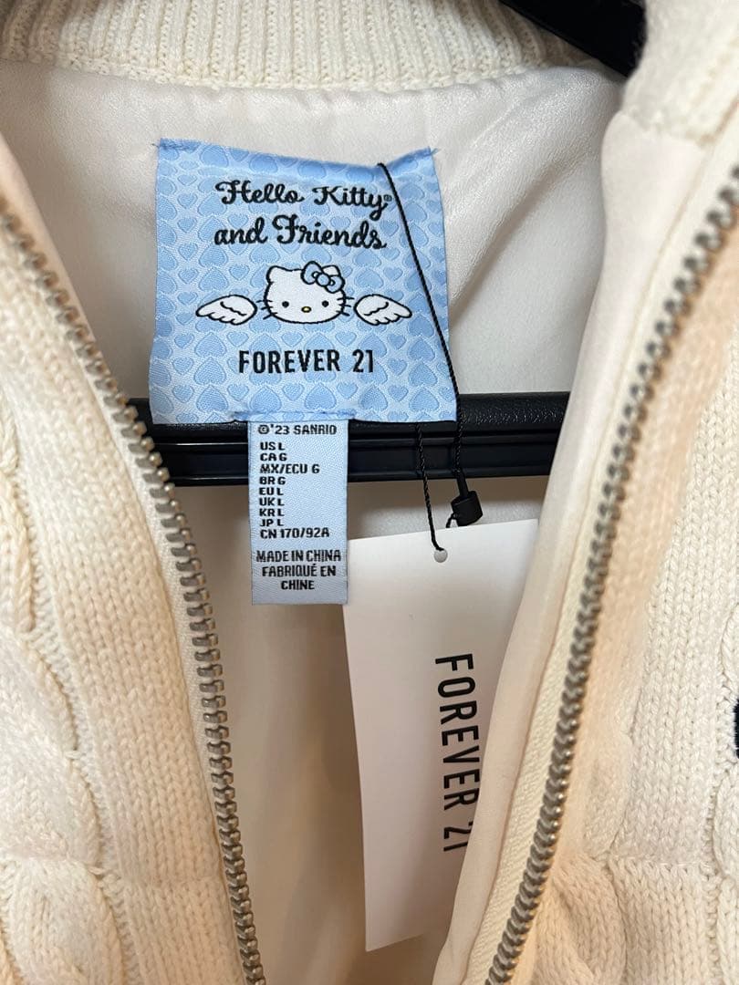 【新品】Forever21 サンリオ コラボ ニットベスト キティちゃん