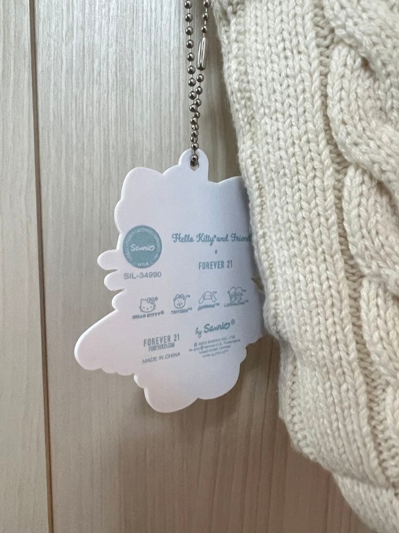 【新品】Forever21 サンリオ コラボ ニットベスト キティちゃん