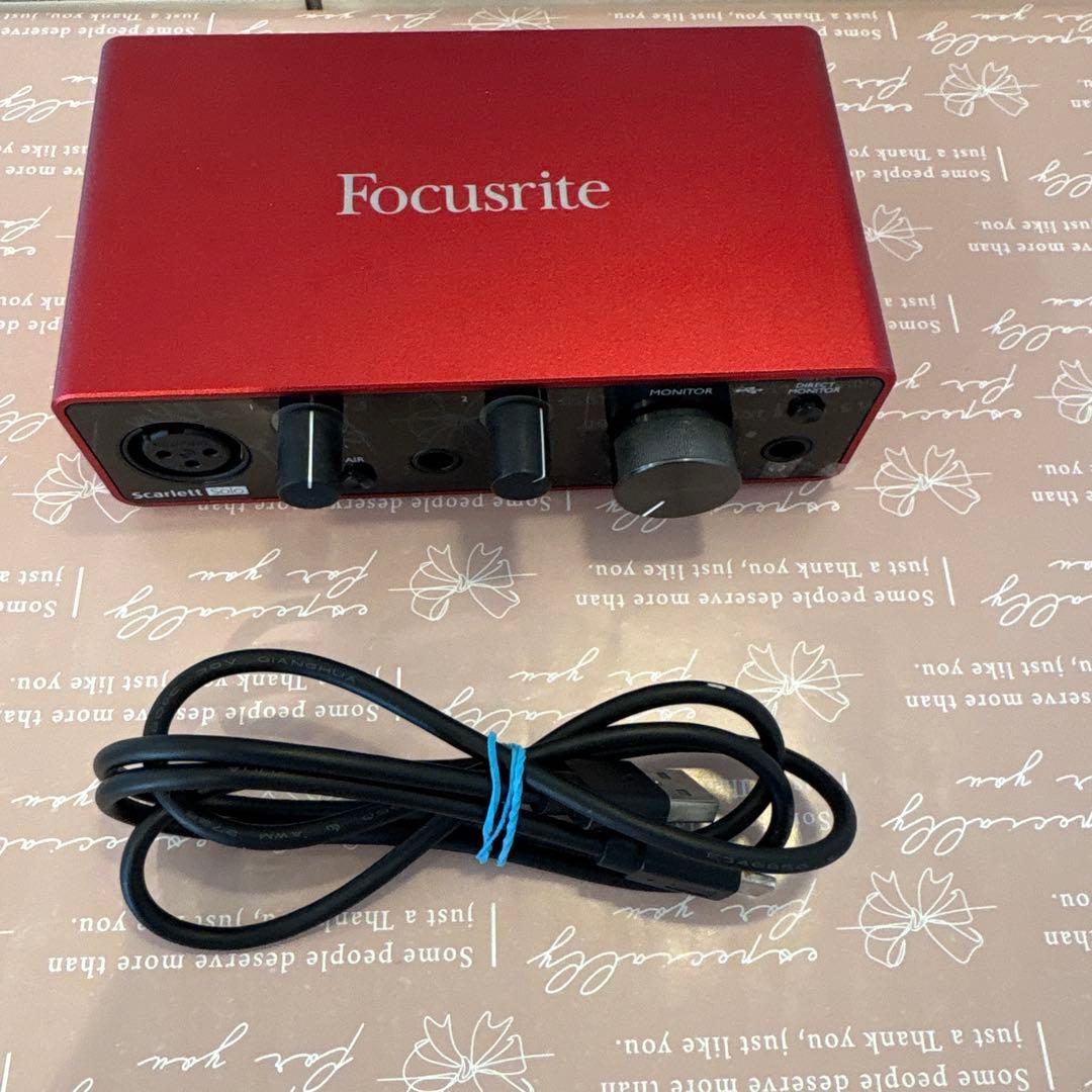 Focusrite Scarlett オーディオインターフェース
