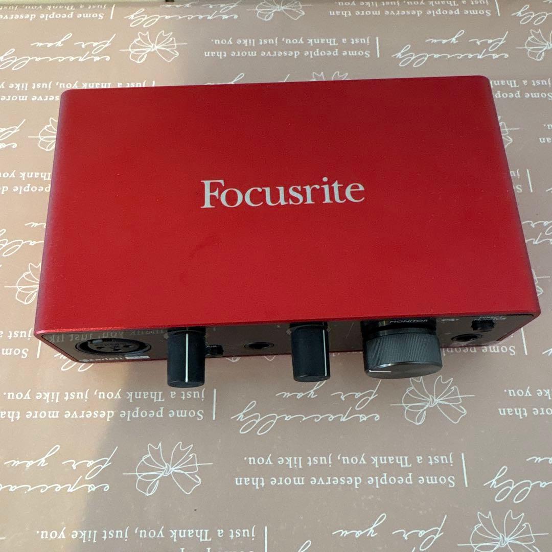 Focusrite Scarlett オーディオインターフェース