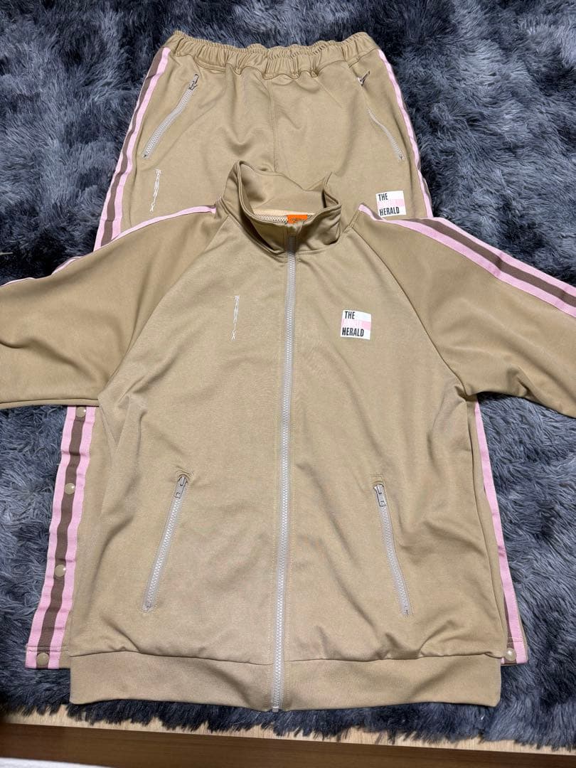 早い者勝ち‼️AMNJKセットアップLサイズ