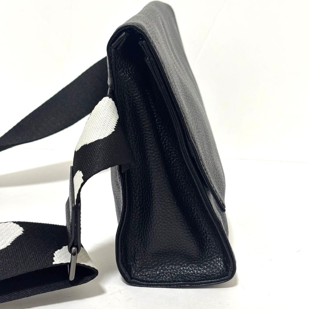 極美品 イアパピヨネ　ワイドテープショルダーバッグ　ボディバッグ　ダルメシアン柄