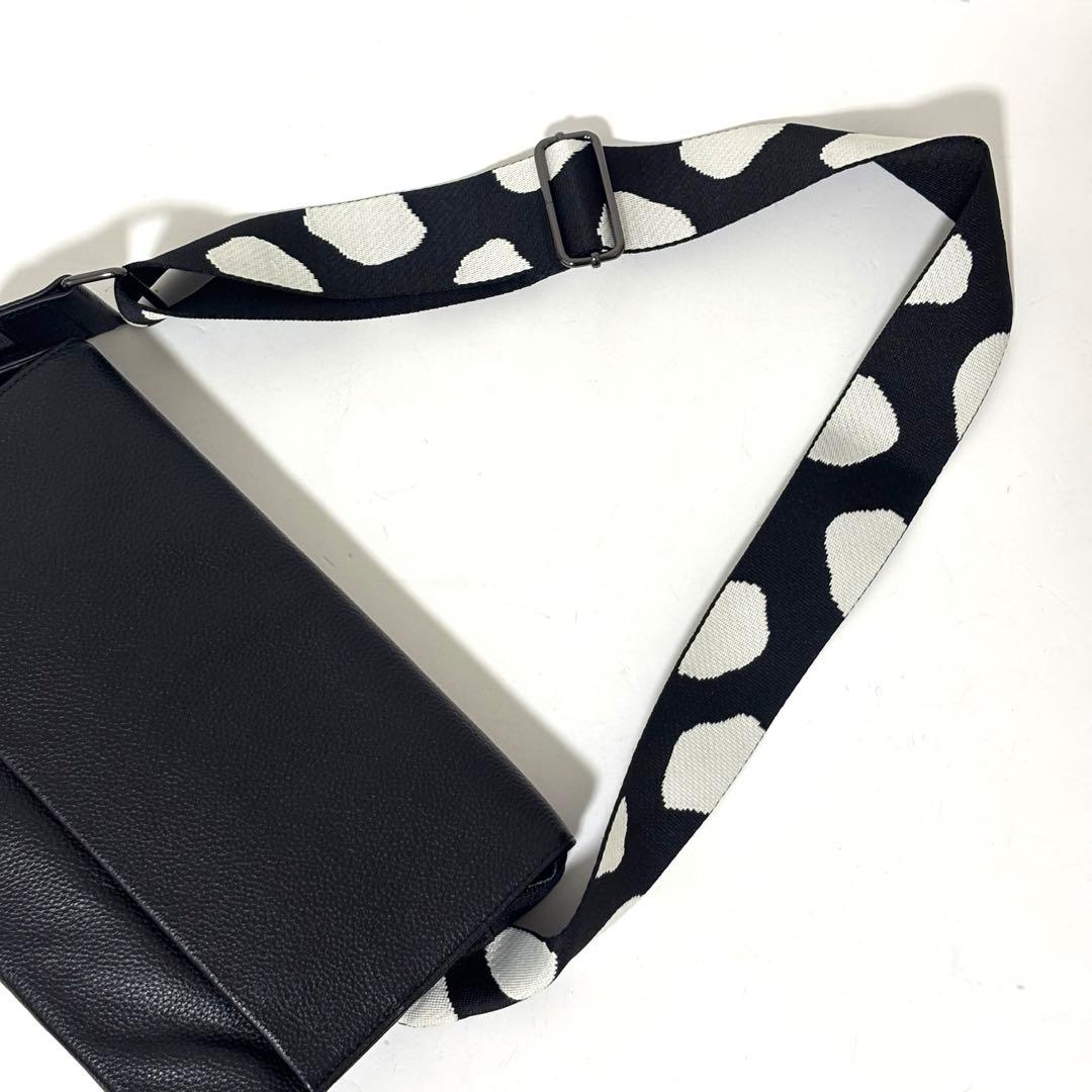 極美品 イアパピヨネ　ワイドテープショルダーバッグ　ボディバッグ　ダルメシアン柄