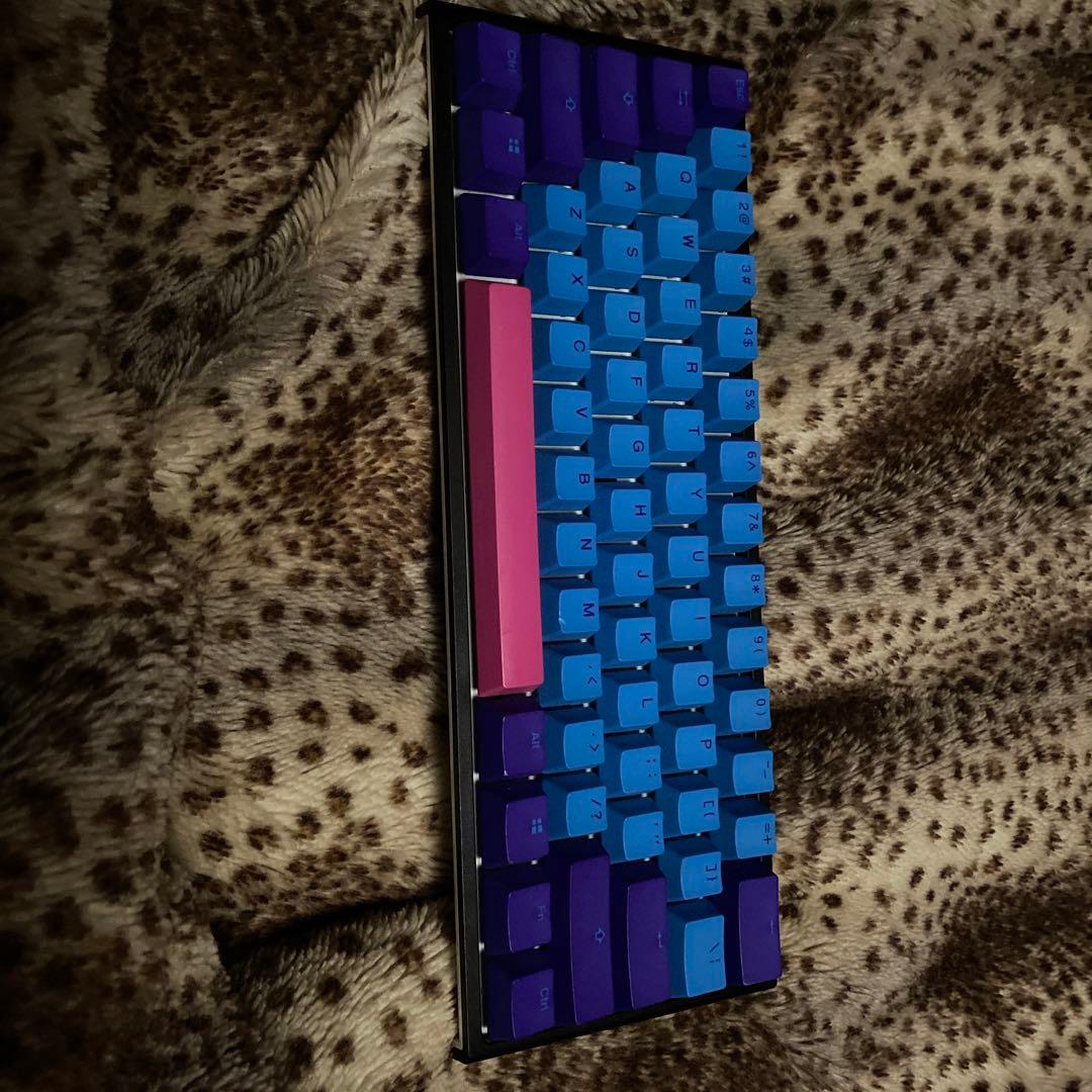 mキーとspace keyに少し傷あります