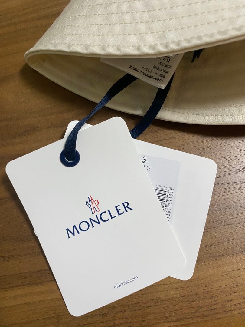 【新品】Moncler バケットハット ホワイト　モンクレール