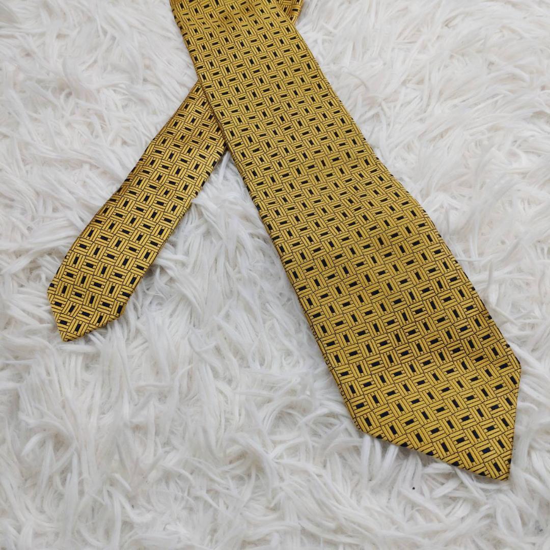 ブルックスブラザーズ 高級シルクネクタイ 総柄 ベージュ