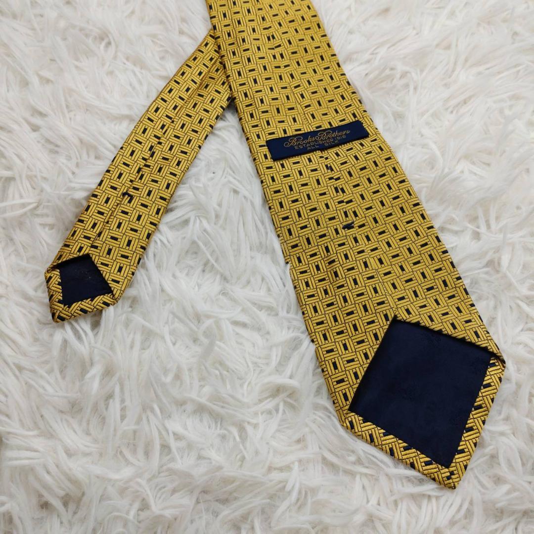 ブルックスブラザーズ 高級シルクネクタイ 総柄 ベージュ