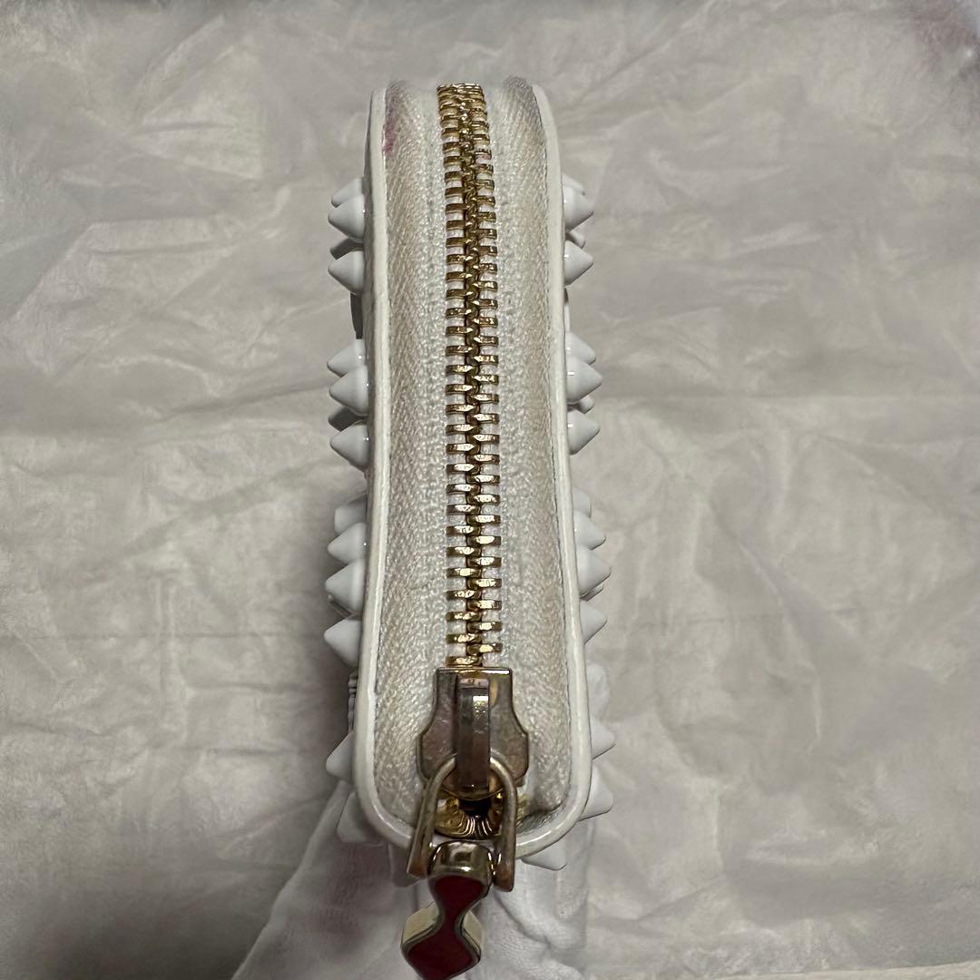 美品✨ルブタン パネトーネ ホワイト 長財布 完売品 スタッズ ラウンドジップ