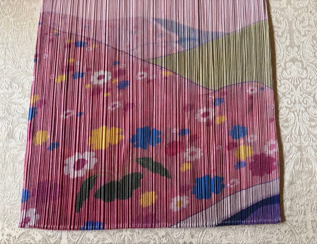 PLEATS PLEATS 和風花柄ワンピース 半袖 ピンク系