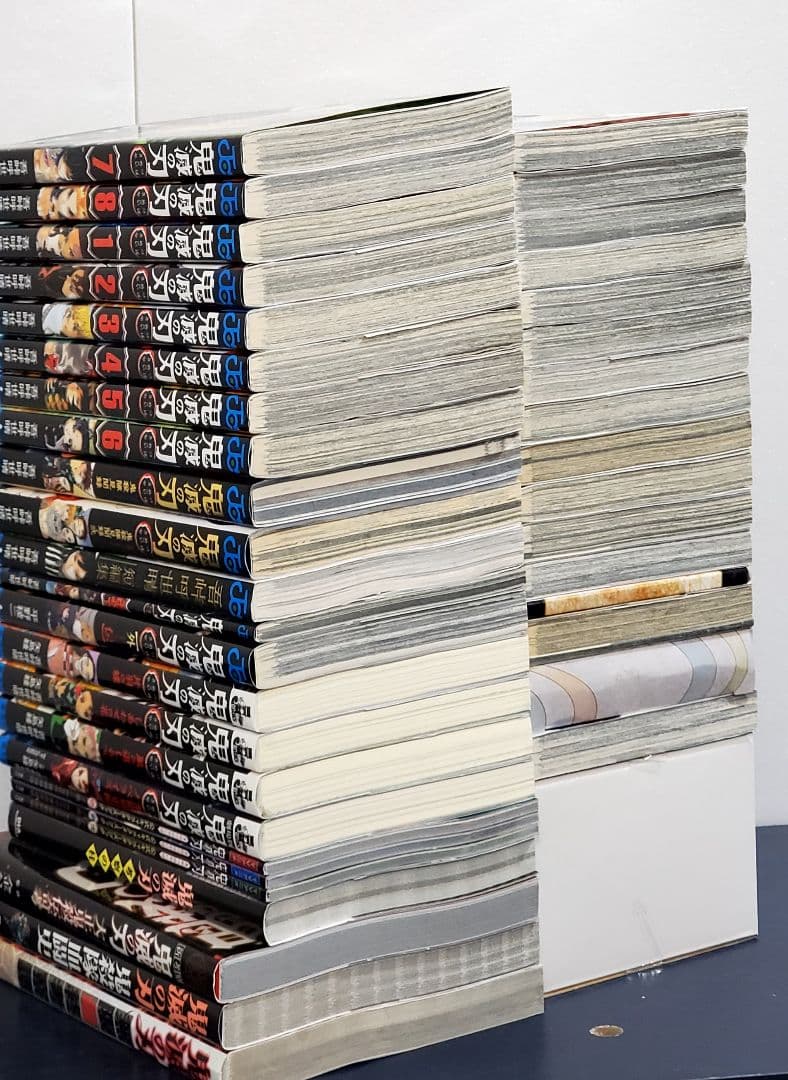 【超豪華】鬼滅の刃　全巻　漫画　セット　40冊　劇場版