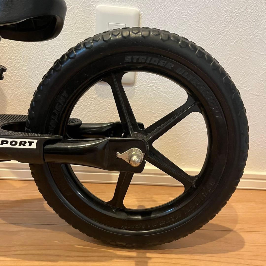 極美品STRIDER SPORTS ブラック ストライダー バランスバイク