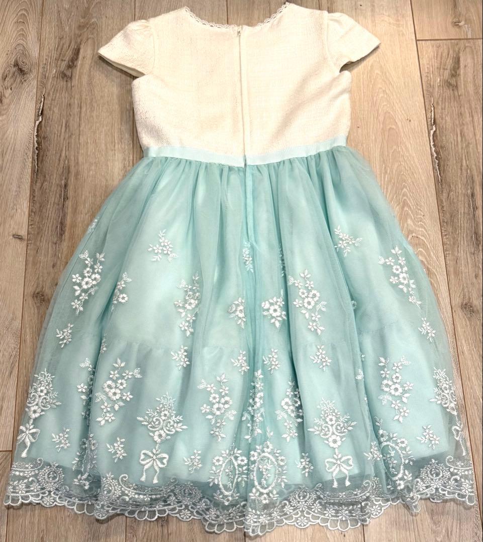 かなり美品⭐︎フォーマルドレス ホワイト・水色刺繍入り⭐︎mezzo piano