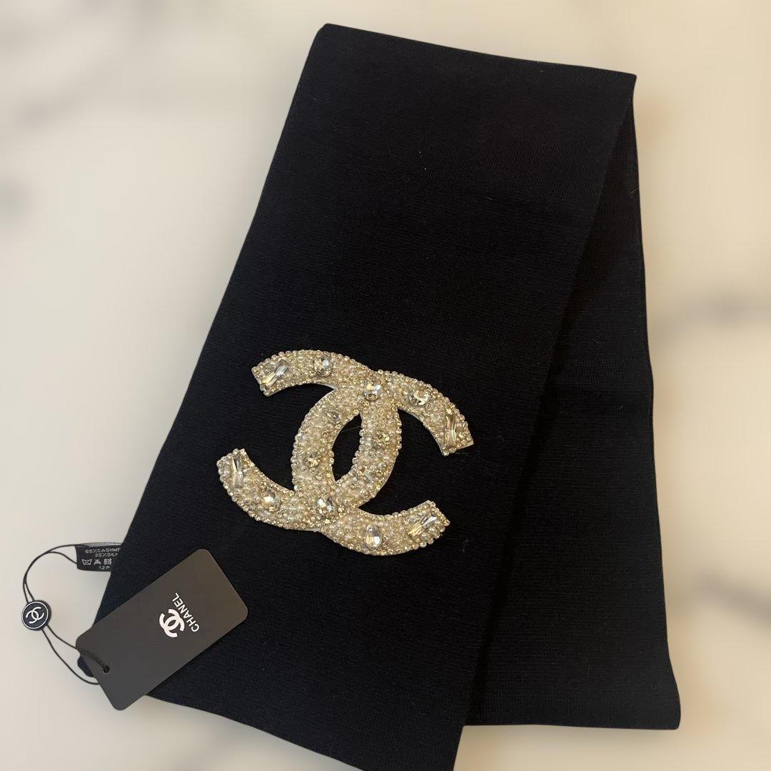【新品】CHANEL ビジュー付き黒マフラー