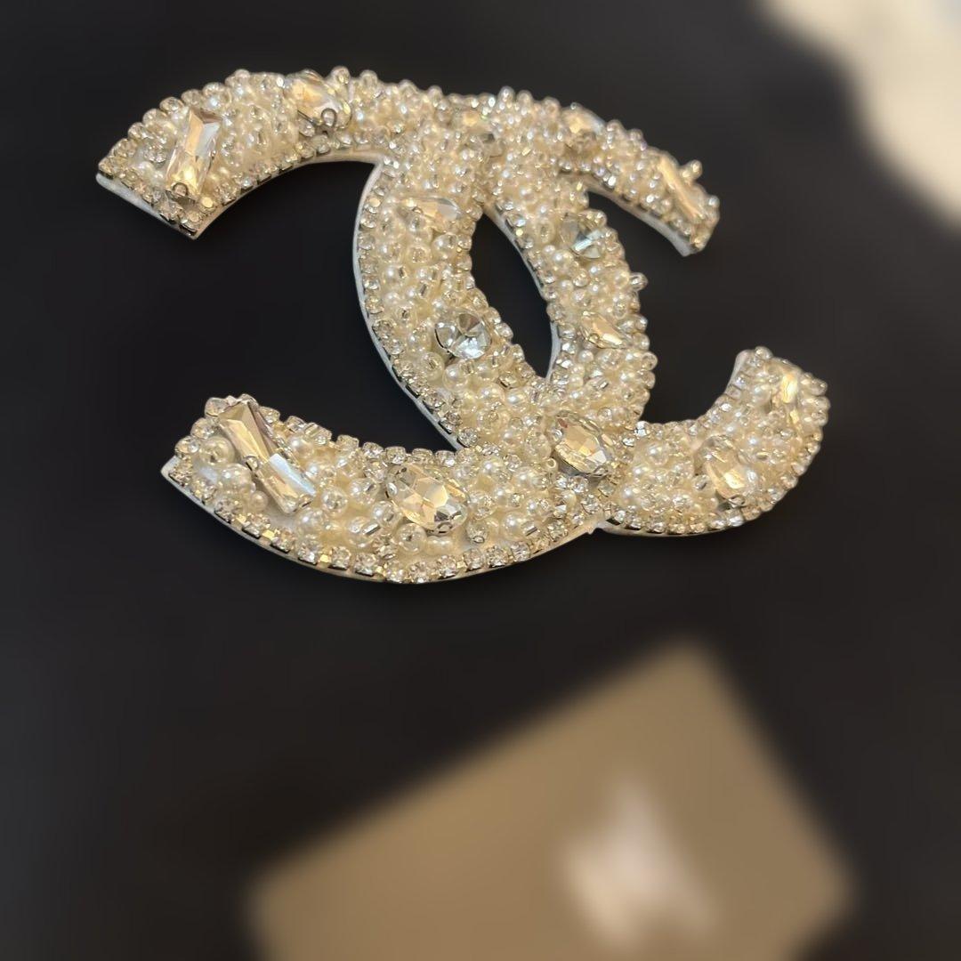 【新品】CHANEL ビジュー付き黒マフラー