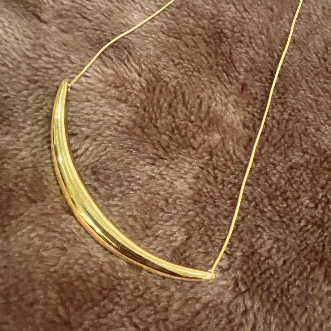 デミルクスビームス　クレセントムーンネックレス