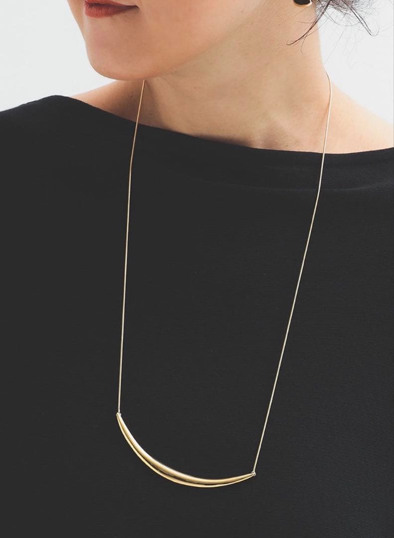 デミルクスビームス　クレセントムーンネックレス