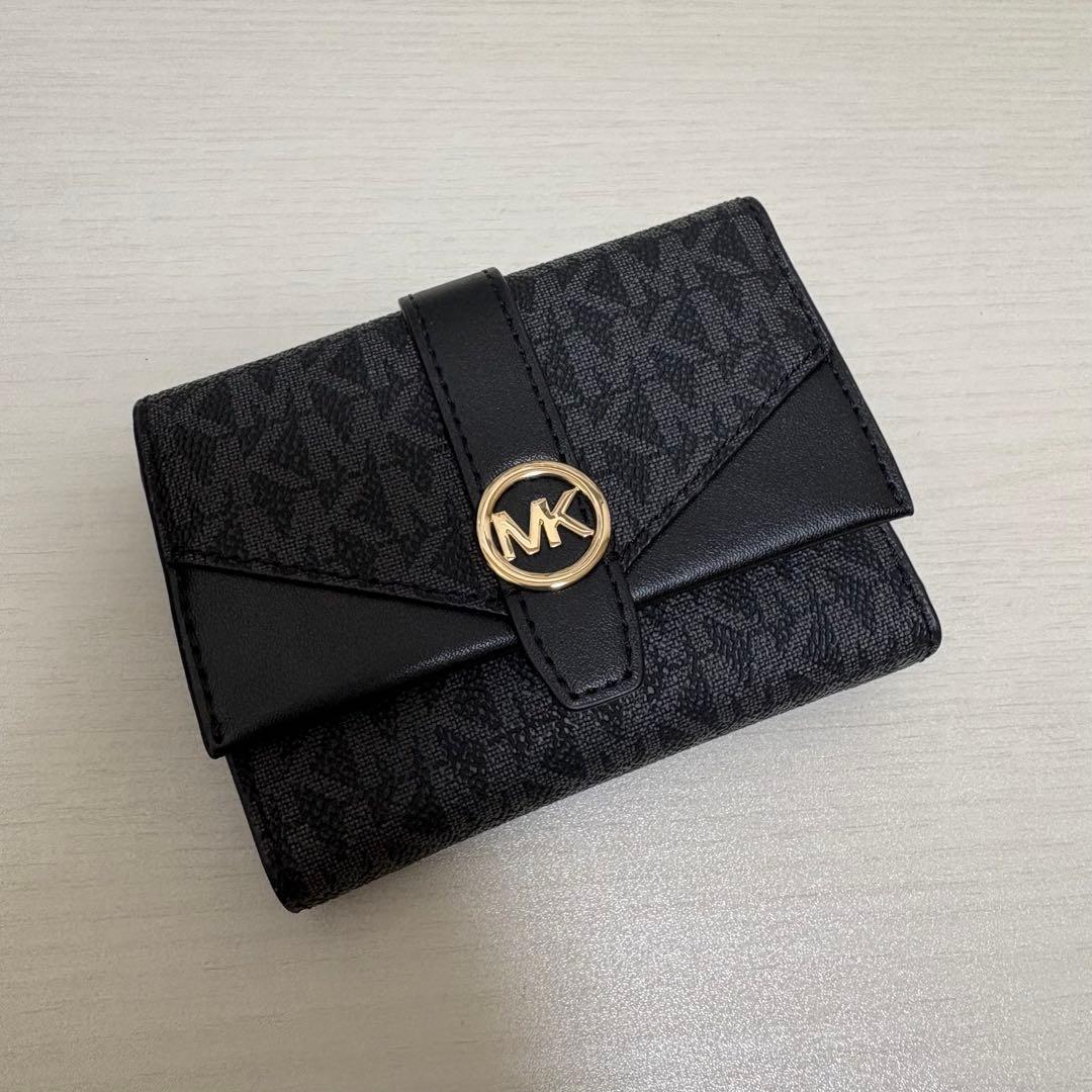 《新品》MICHAEL KORS ブラック シグネチャー レザー 折り財布