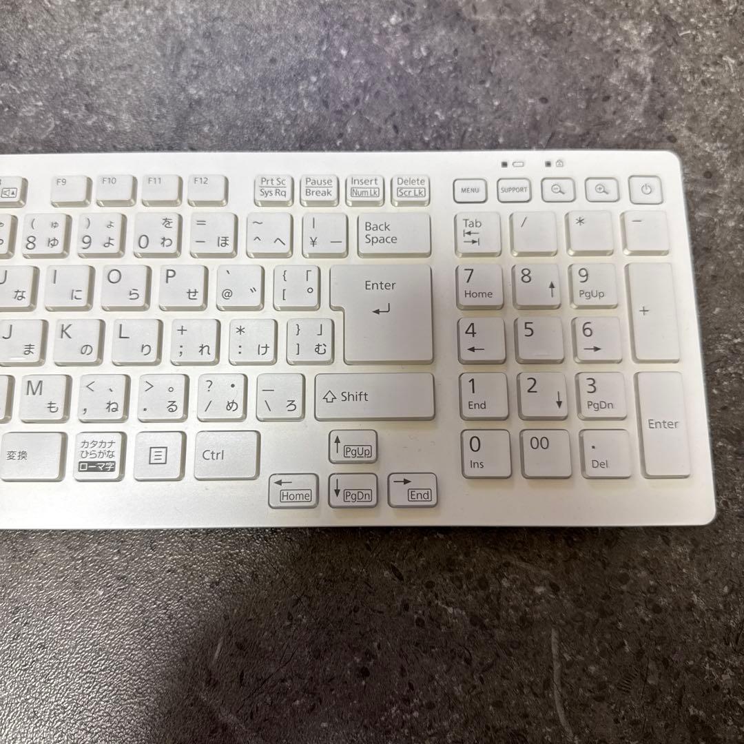 【送料込み！】本体モニタ一体型パソコン　富士通_FMVF70D1W