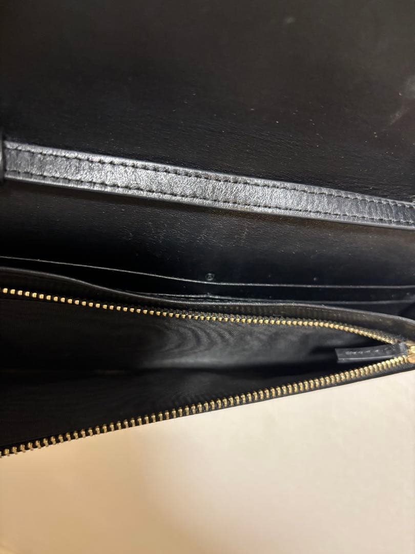 GUCCI ブラック レザー ウォレットバッグ（男女共用）