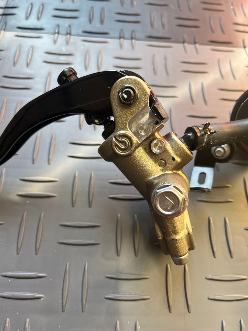 ブレンボラジアルポンプマスターシリンダー