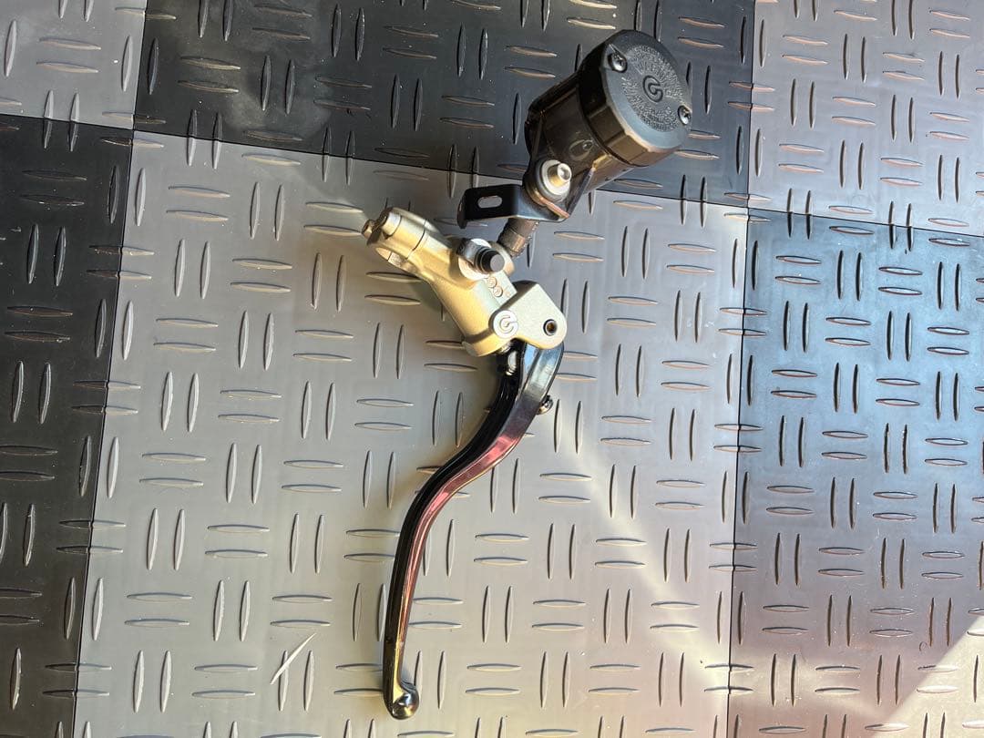 ブレンボラジアルポンプマスターシリンダー